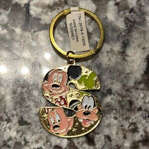 NWT “S” letter Mickey and Friends Stars Disney Gold Keychain